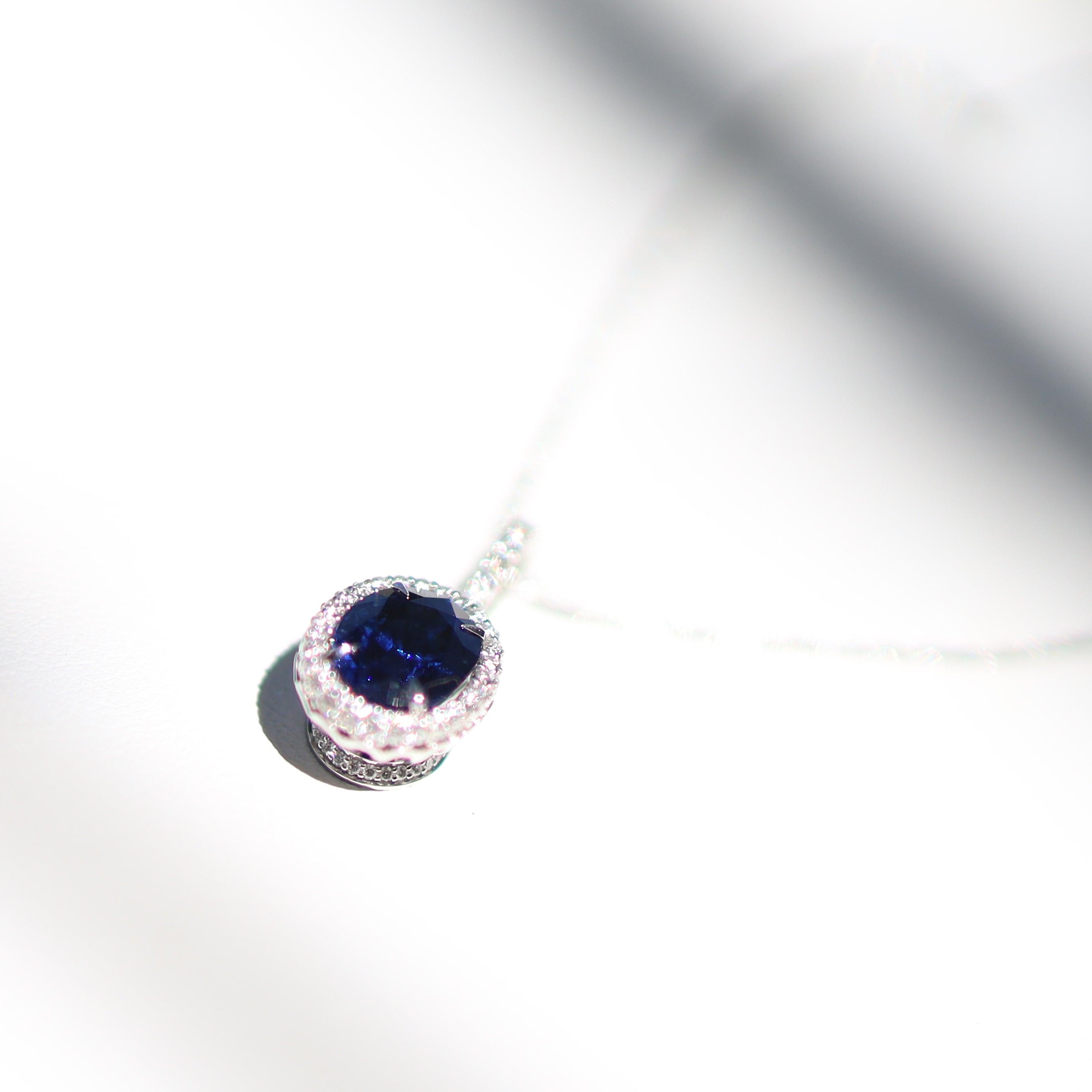 18ct White Gold Sapphire Pendant