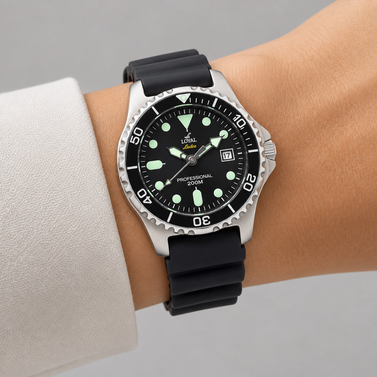 Loyal Scuba Unisex 32.30mm Stainless Steel Quartz Watch - on wrist