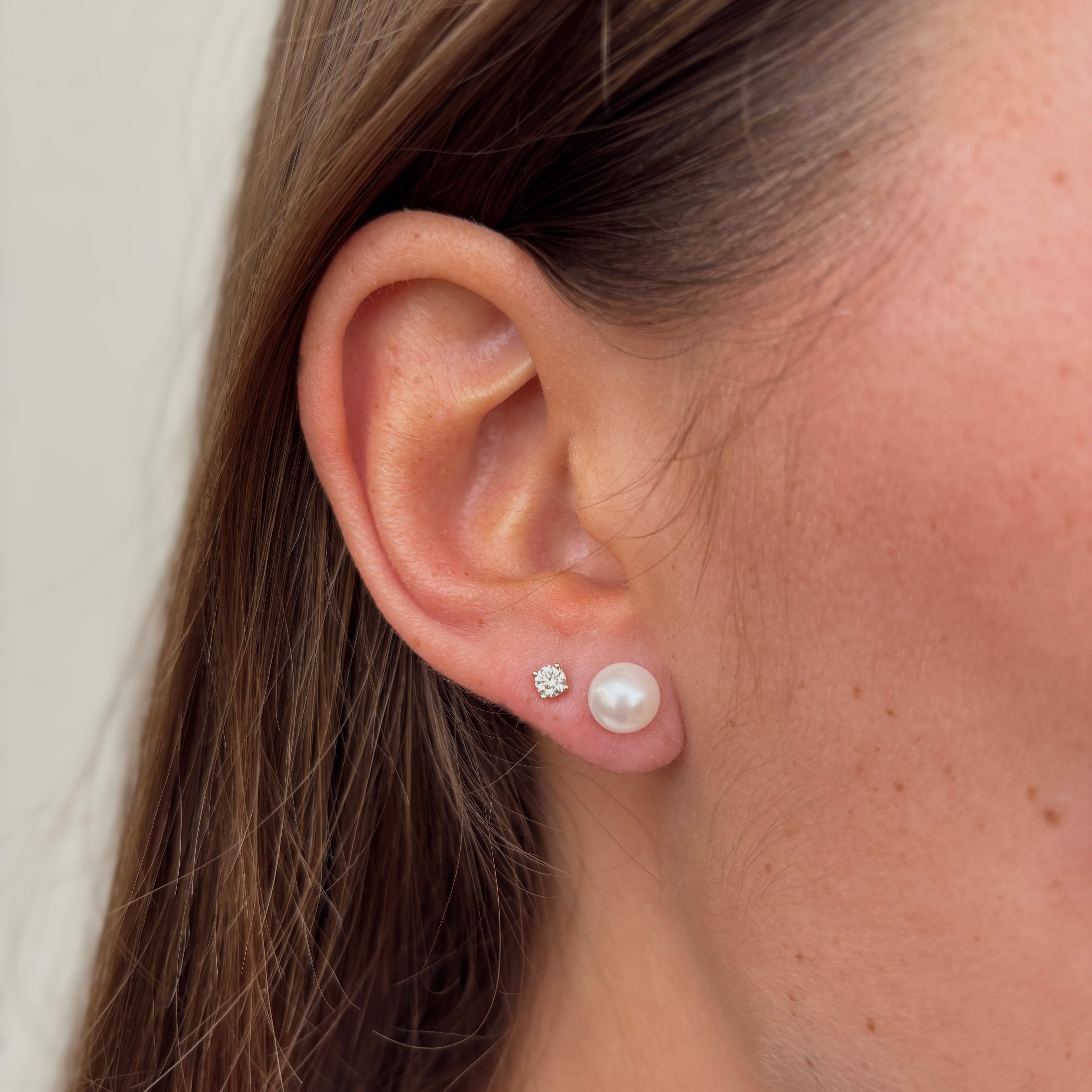 7mm Freshwater Pearl Stud Earrings in 9ct Yellow Gold