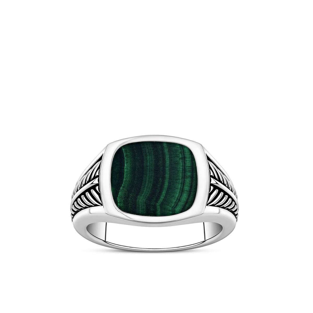 Front-on view of the Wallace Bishop Malachite Gents Signet Ring in Sterling Silver, reference 4URRP002V. The men’s signet ring features a cushion-shaped green malachite with rope detailing on the shoulders and a polished finish.