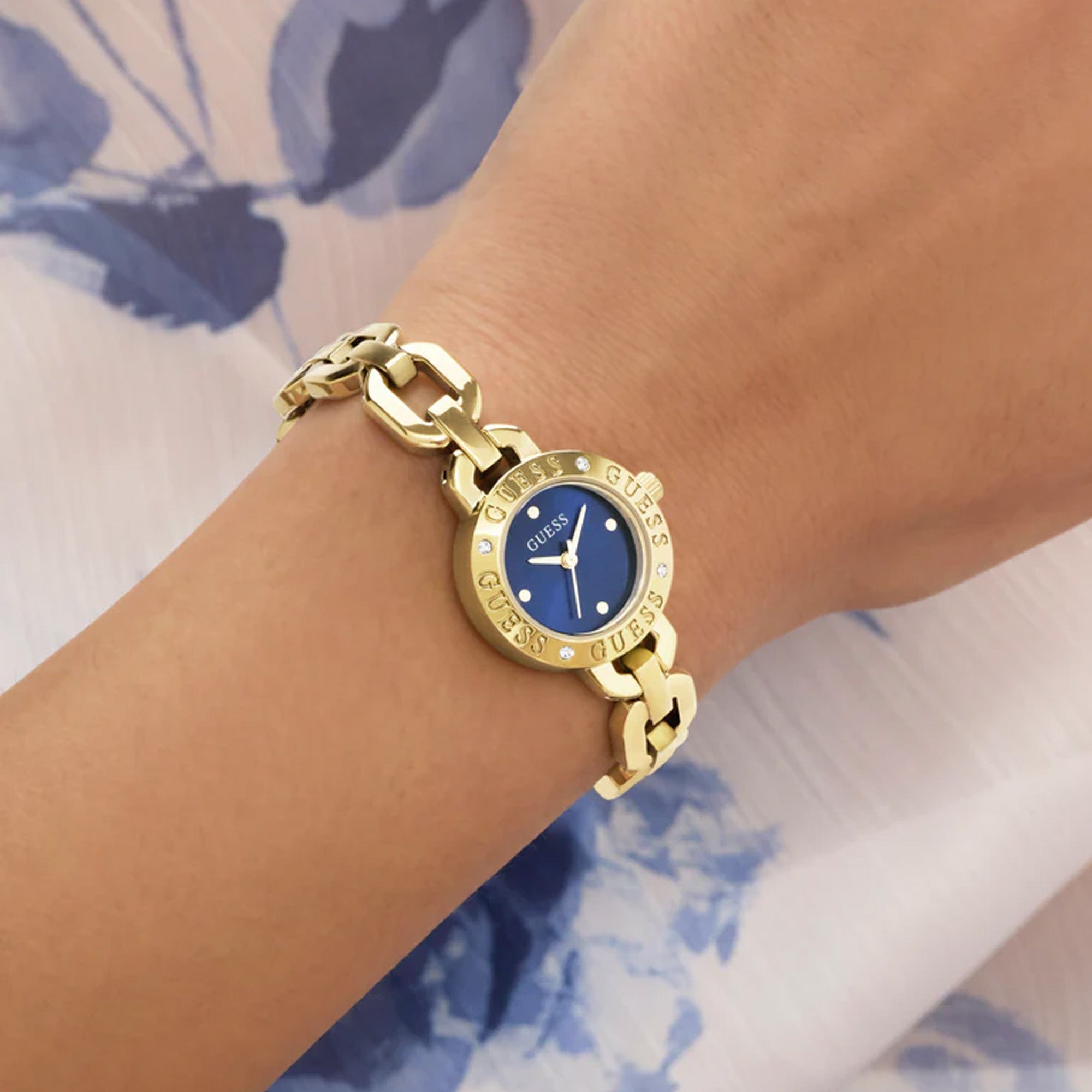 Guess Quartz Women's 23mm Watch GW1019L2