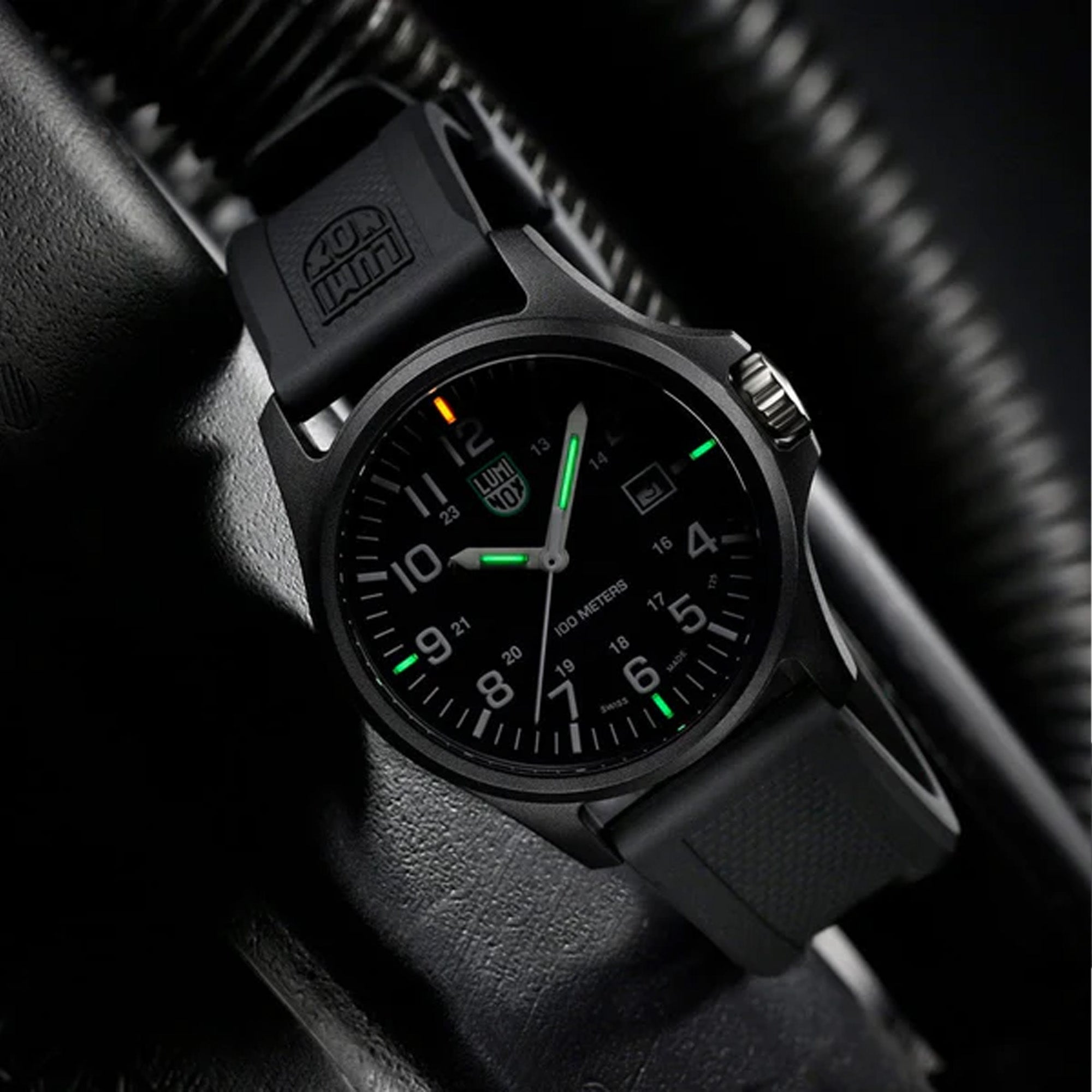 Luminox Patagonia CARBONOX ™ Quartz Men's 43mm Watch X2.2401