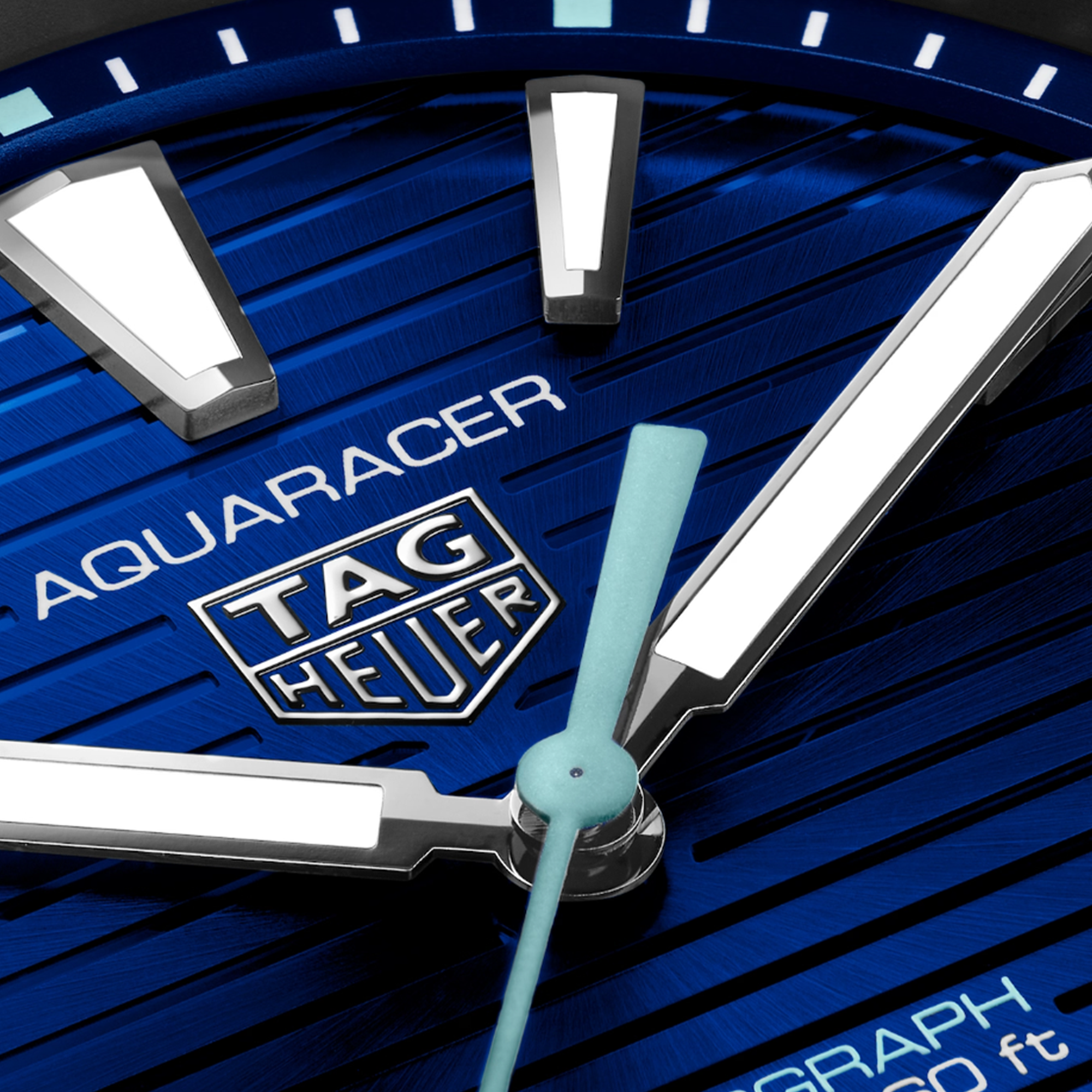 TAG HEUER AQUARACER PROFESSIONAL 200 SOLARGRAPH