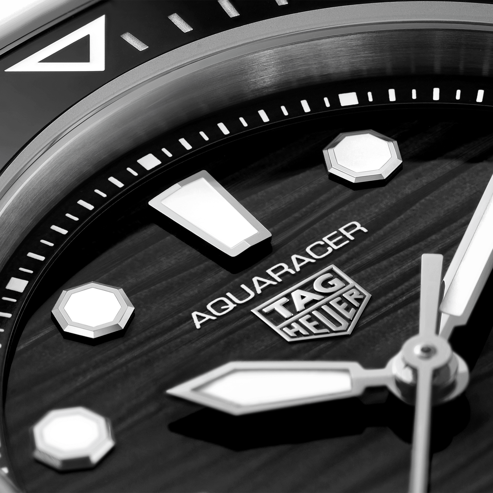 TAG HEUER AQUARACER PROFESSIONAL 300 DATE
