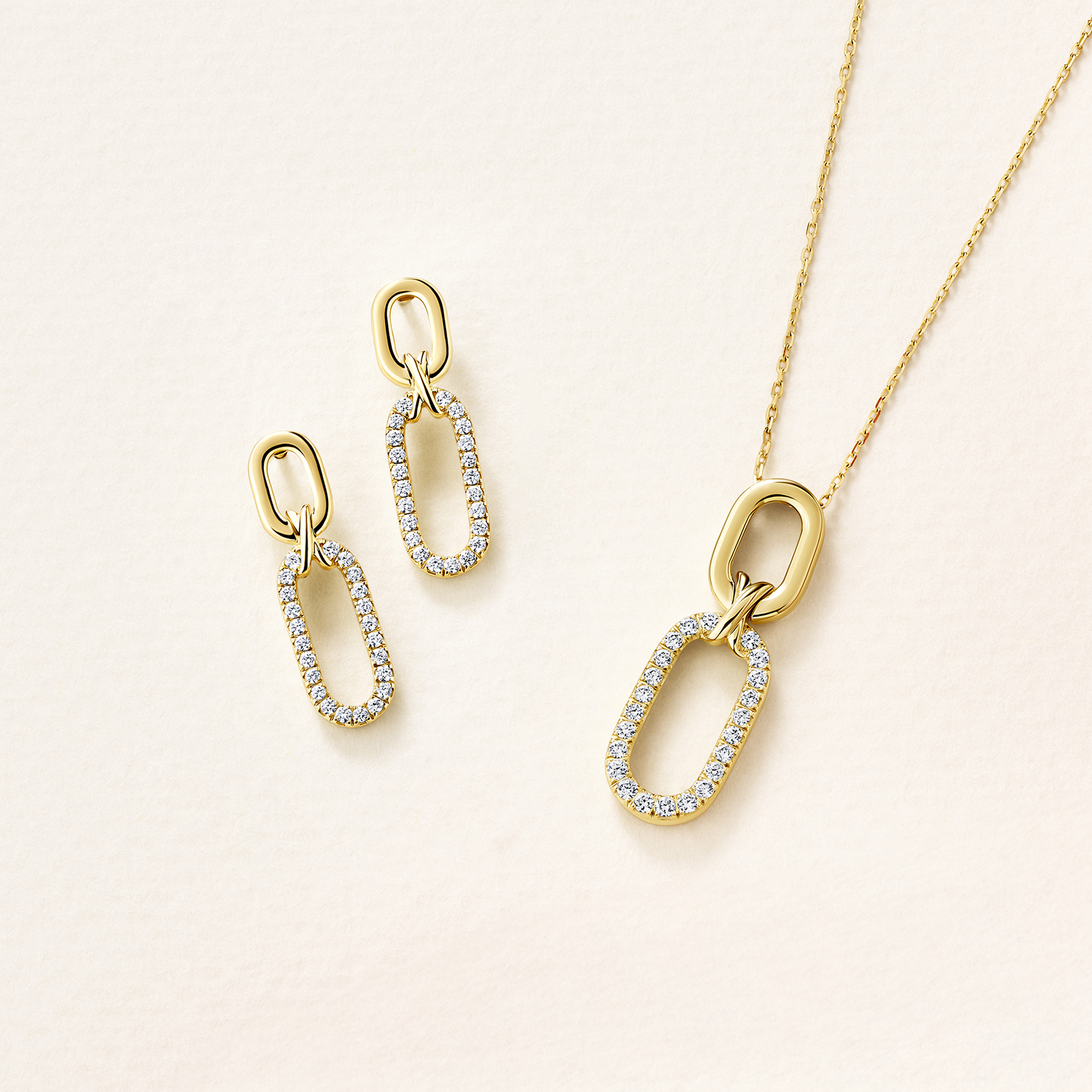 0.20ct TDW Diamond Paperclip Pendant with Chain in 9ct Yellow Gold