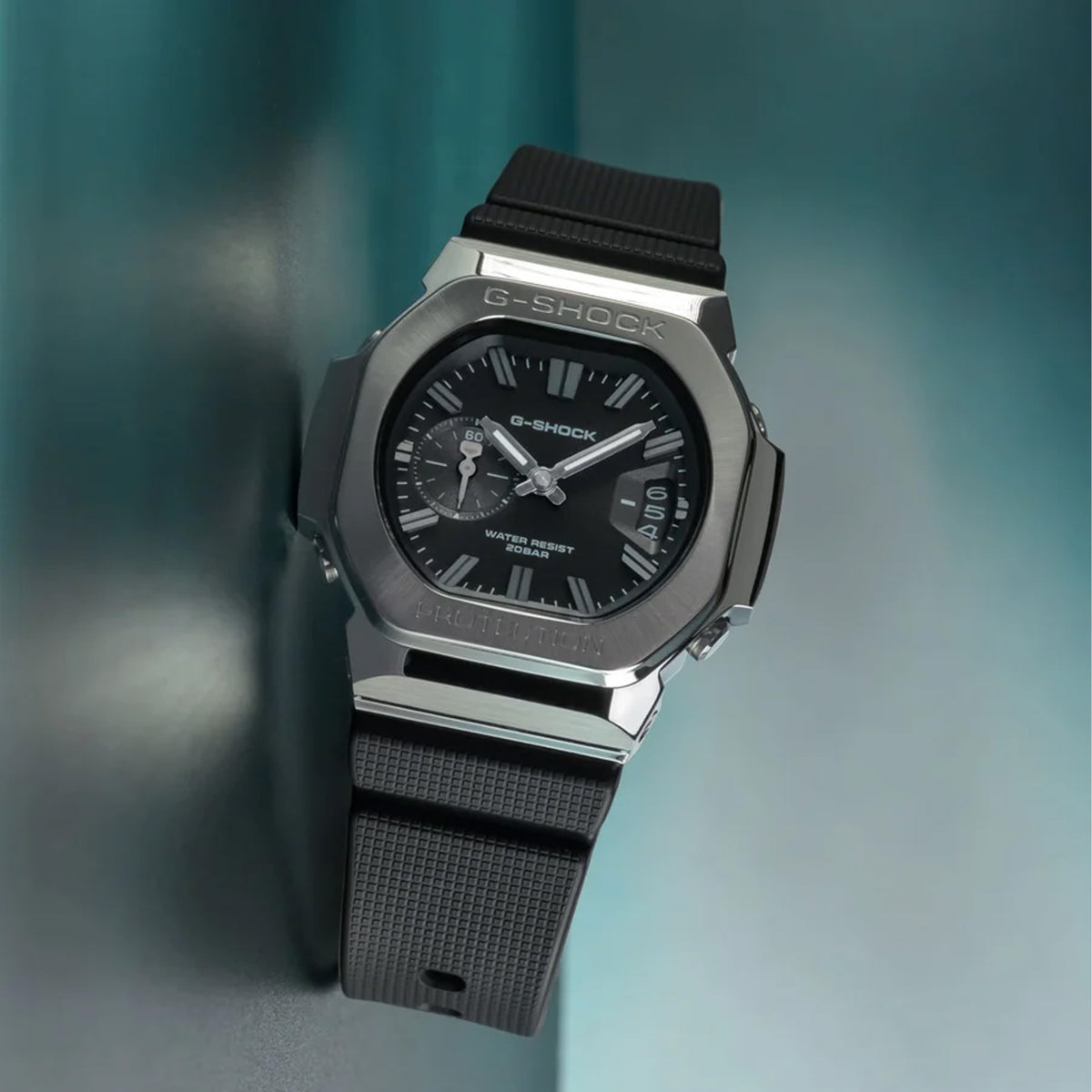 Close-up of the dial on the Casio G-SHOCK 2500 Series Quartz Men’s Watch GMC2500-1A, 46.7mm case. The small seconds subdial, date window and parallel-line hands are shown in detail.