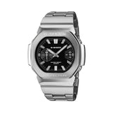 Front-on view of the Casio G-SHOCK 2500 Series Quartz Men’s Watch GMC2500D-1A, 46.7mm case, in stainless steel with a black dial. The analogue dial and three-cell date window are clearly visible.