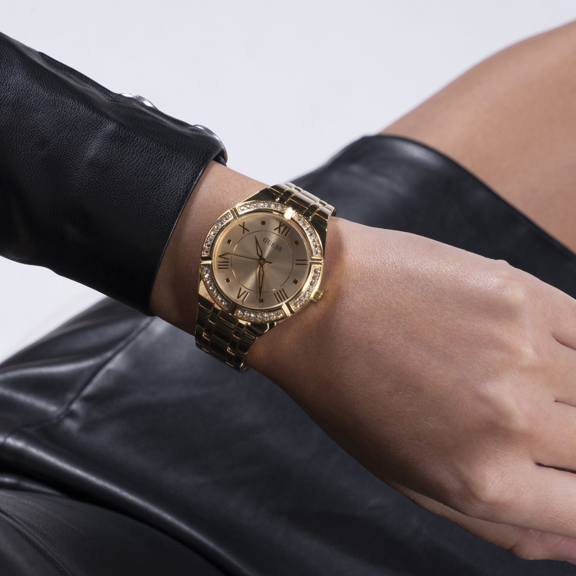 Guess Women's Gold PVD Quartz Fashion Watch Champagne Dial GW0033L2