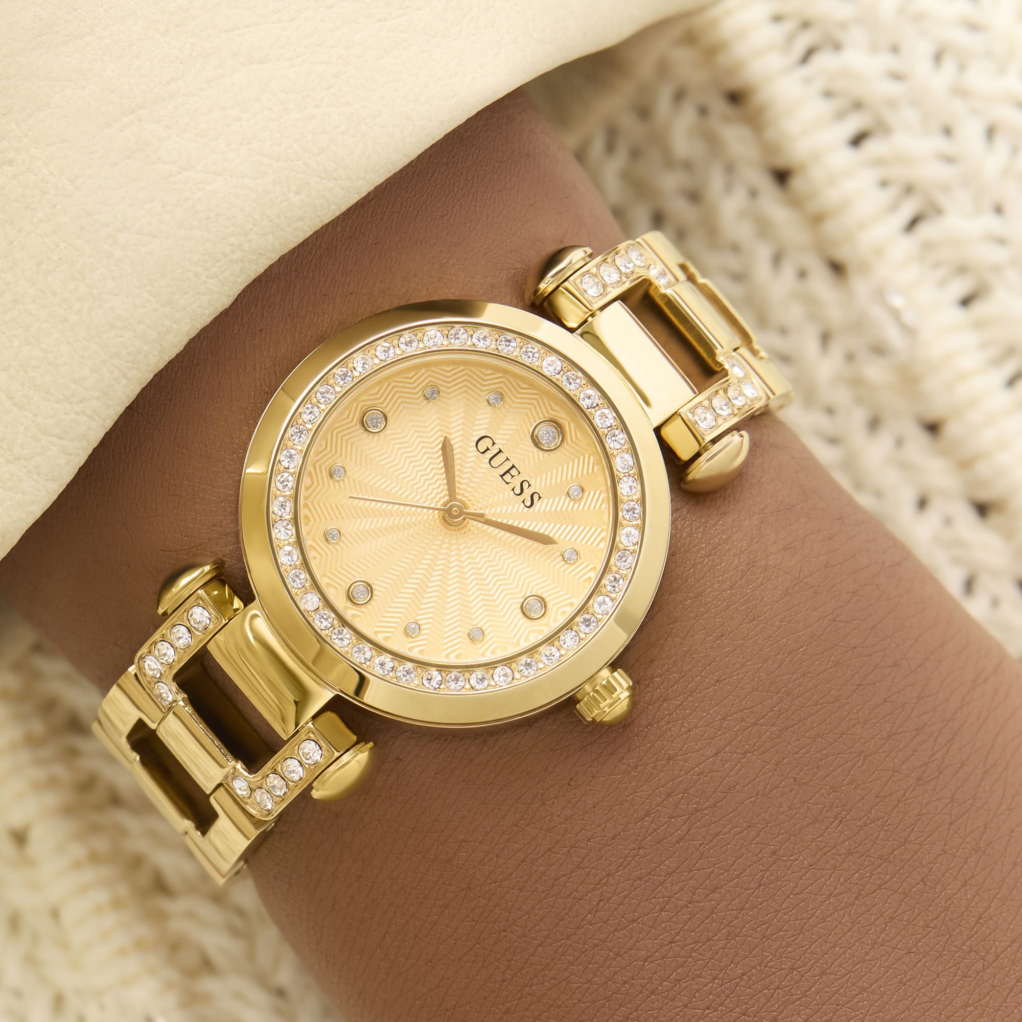 Guess Women's 30mm Quartz Watch GW0869L4