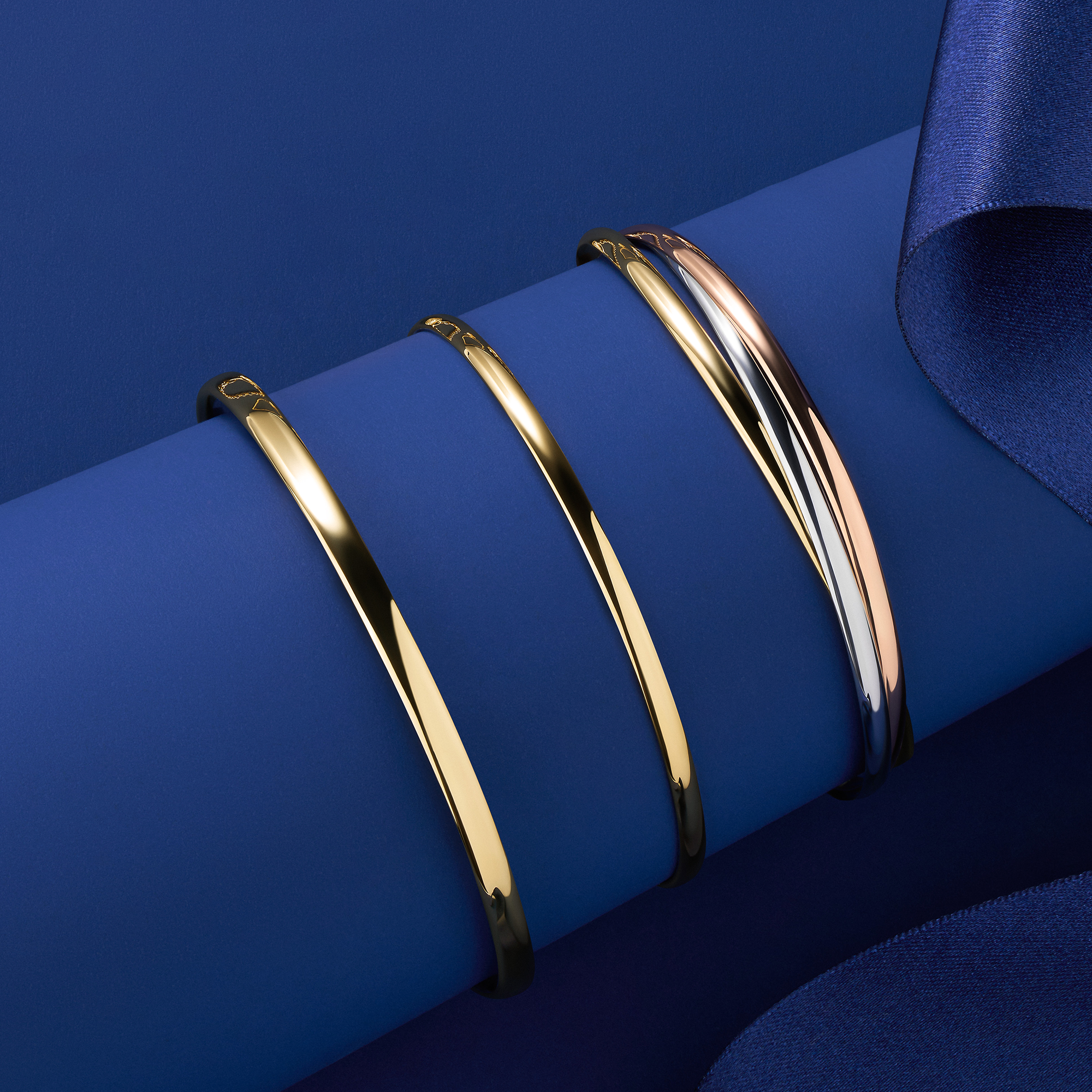 Solid Round Half-Round Bangle in 9ct Yellow Gold