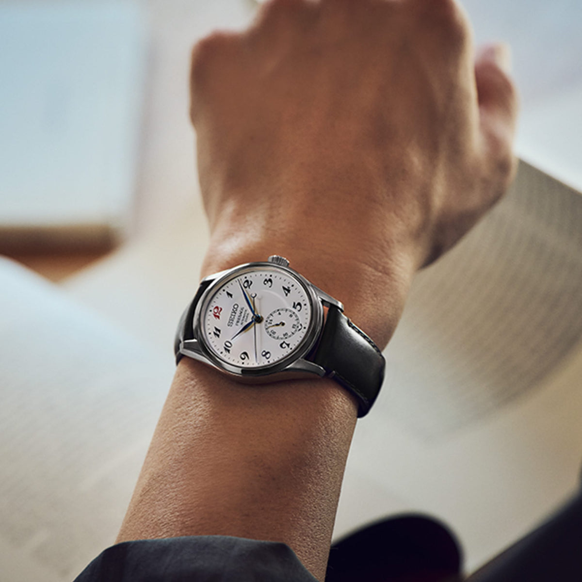 Worn on the wrist, the Seiko Presage Automatic 39.60mm Watch HCC005J sits within proportions suited to a refined dress watch, appropriate for both formal and everyday wear.