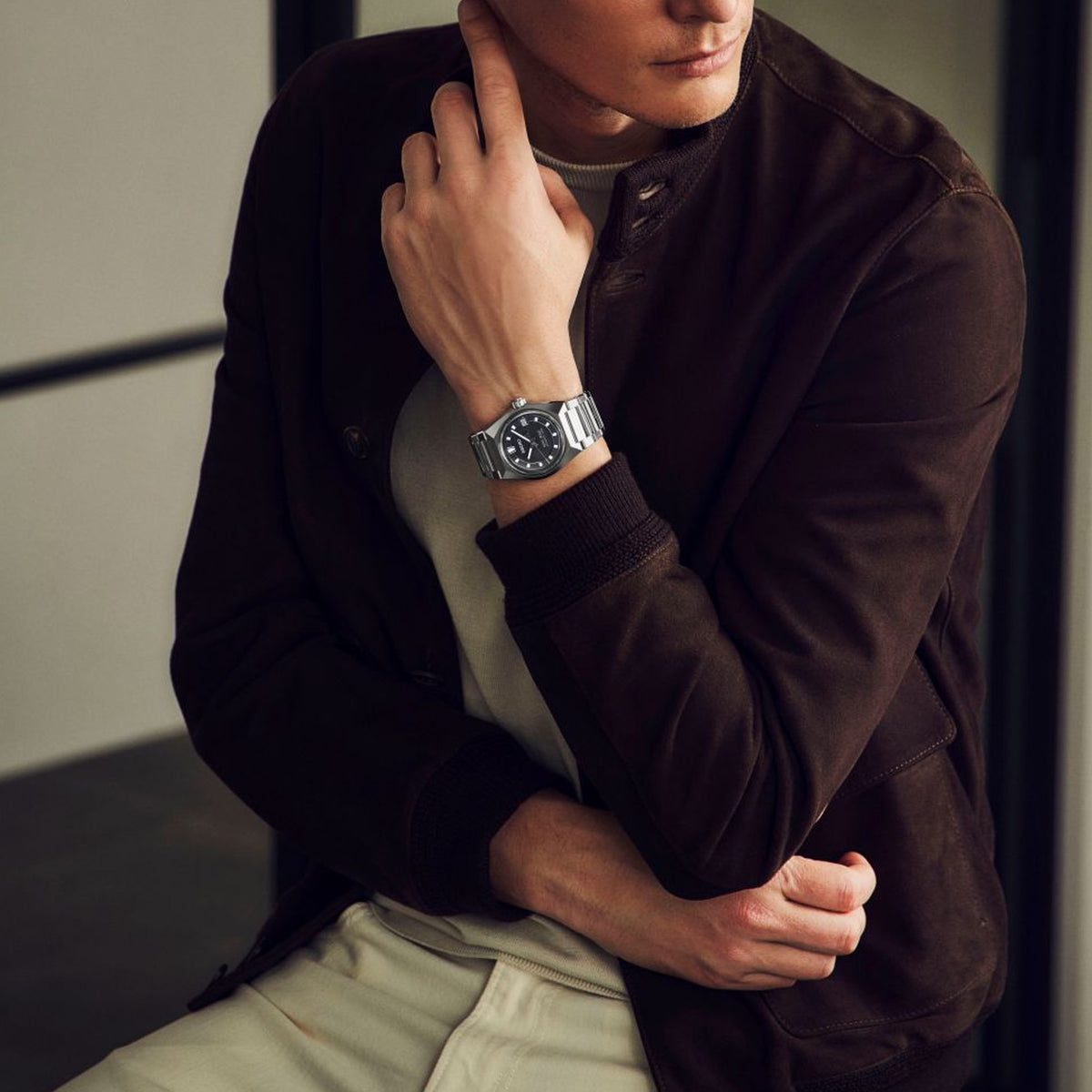 Worn on the wrist, the King Seiko VANAC Automatic Men’s 41mm Watch HKF005J sits with a bold, angular presence. The integrated bracelet gives it a snug, comfortable fit.
