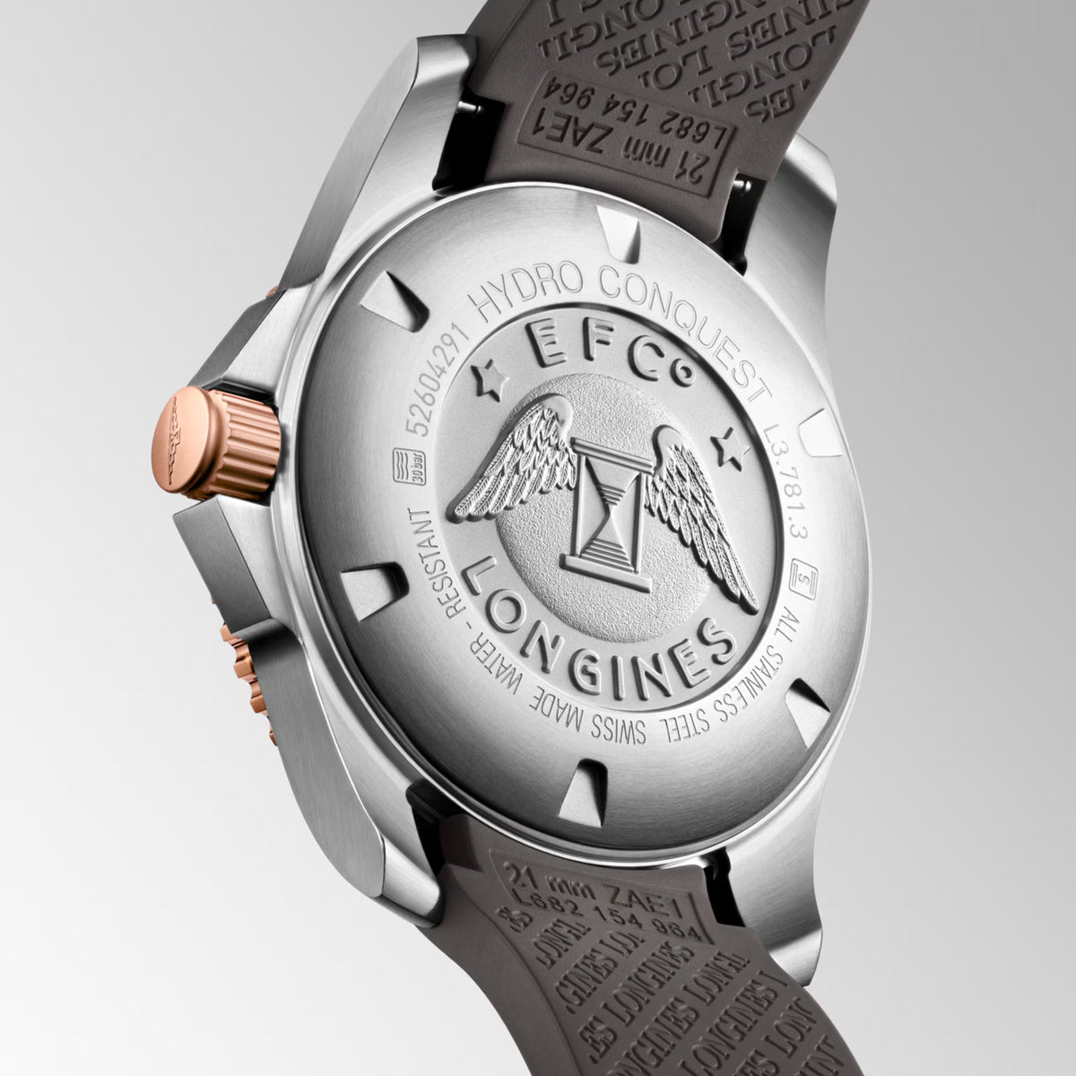 The Longines Hydro Conquest Automatic Men’s 41mm Watch L3.781.3.78.9 is fitted with a grey rubber strap, secured by a double safety folding clasp with push-piece opening.