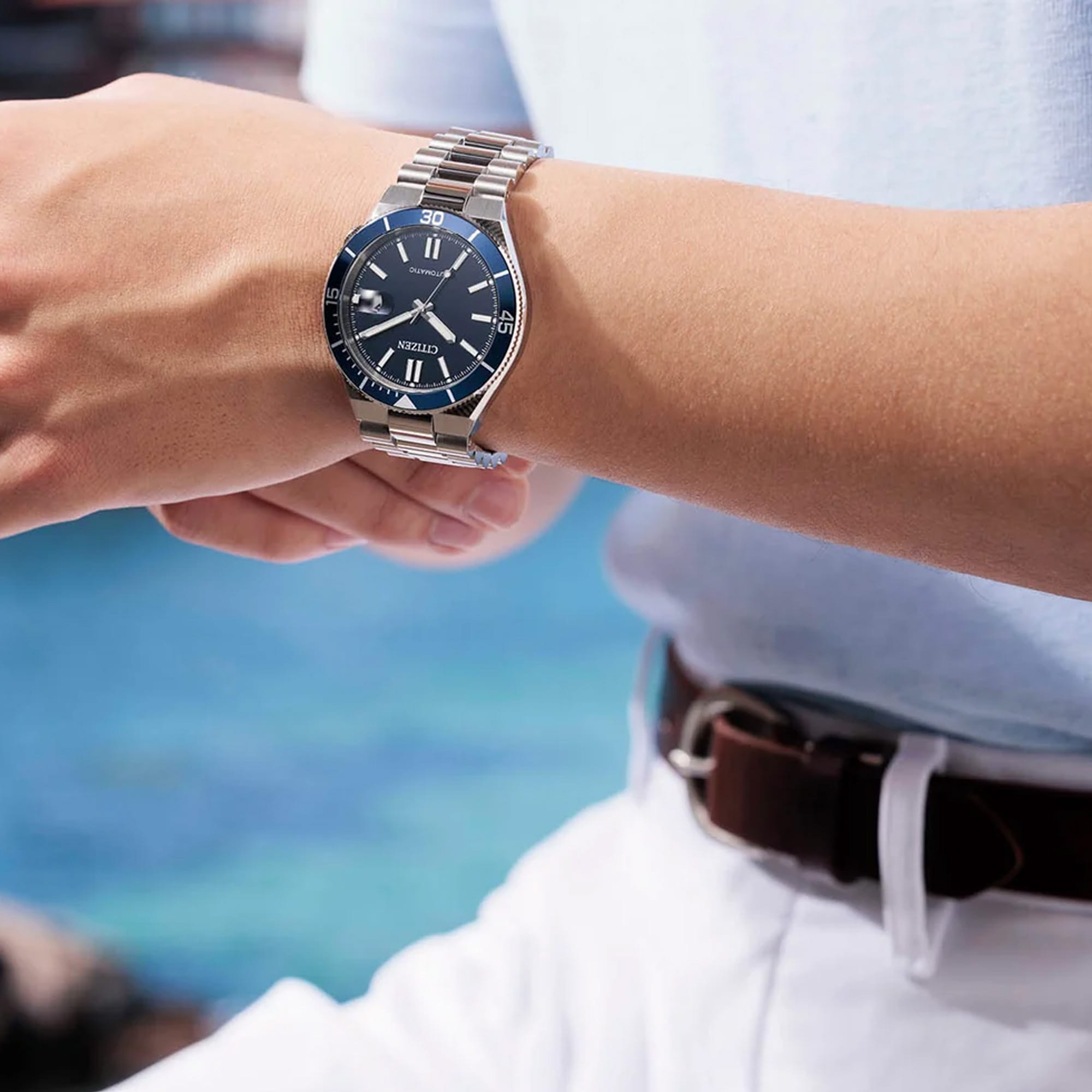 Citizen Tsuyosa Automatic 40mm Men's Watch NJ0231-56L - Styled for everyday wear, this automatic watch reflects a sport-luxury design suited to both daily use and travel. Its blue dial and steel bracelet pair easily with casual and smart-casual outfits.