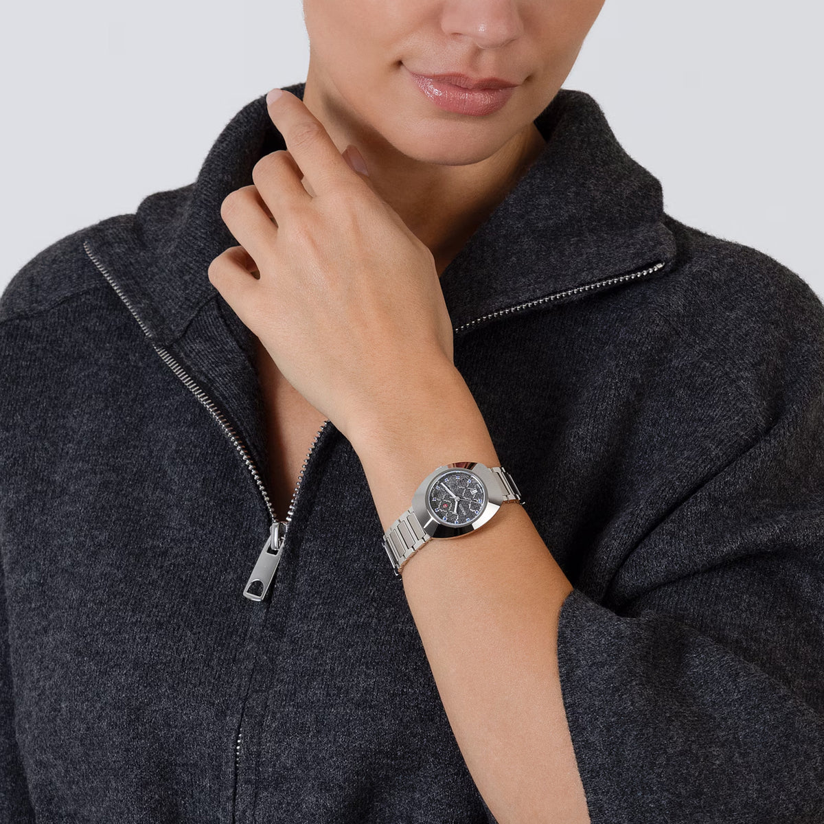 Rado DiaStar Original 30mm R12170113 worn on wrist – silver dial with blue crystals, Ceramos™ bezel, stainless steel bracelet, petite women’s 30mm automatic watch shown on wrist