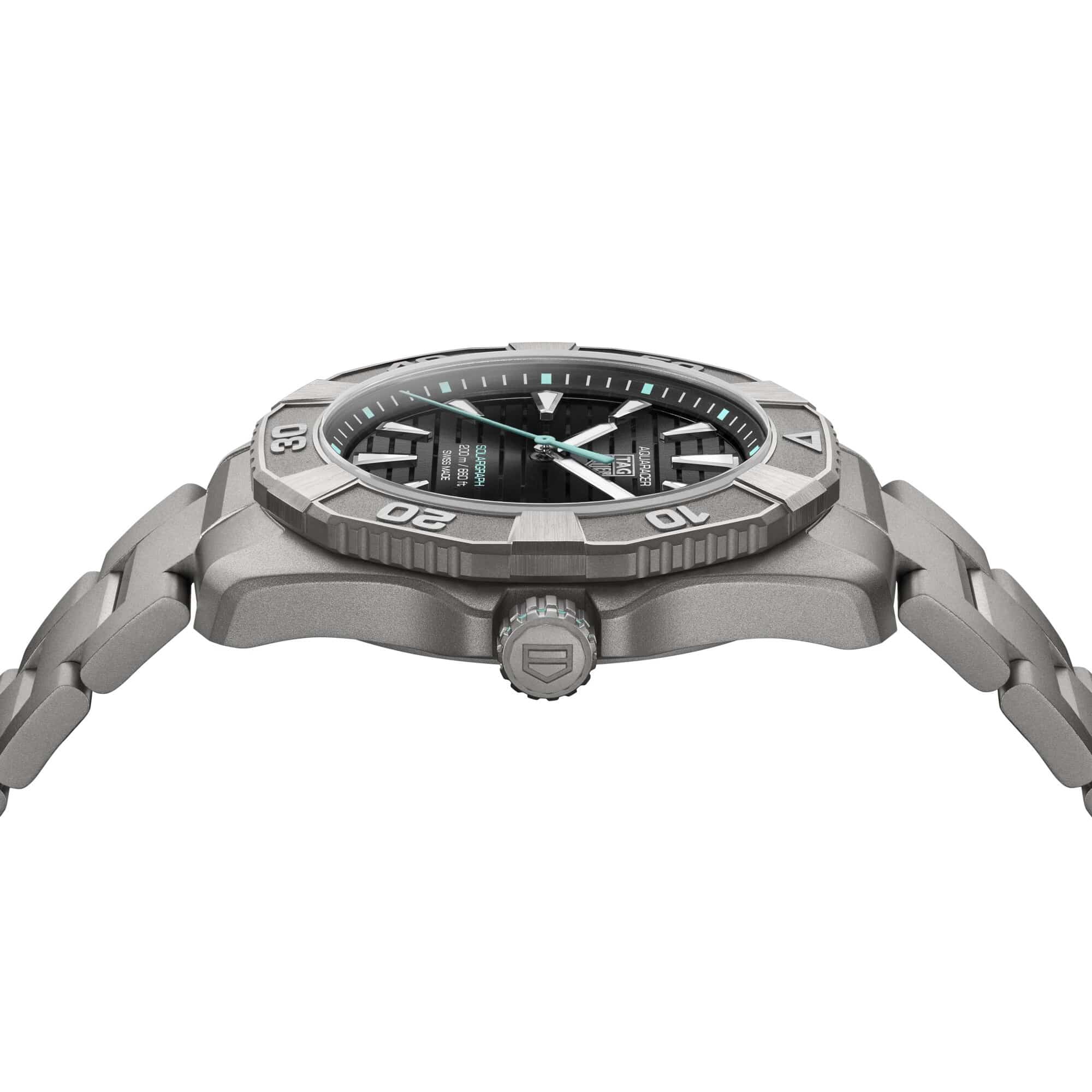 TAG HEUER AQUARACER PROFESSIONAL 200 SOLARGRAPH