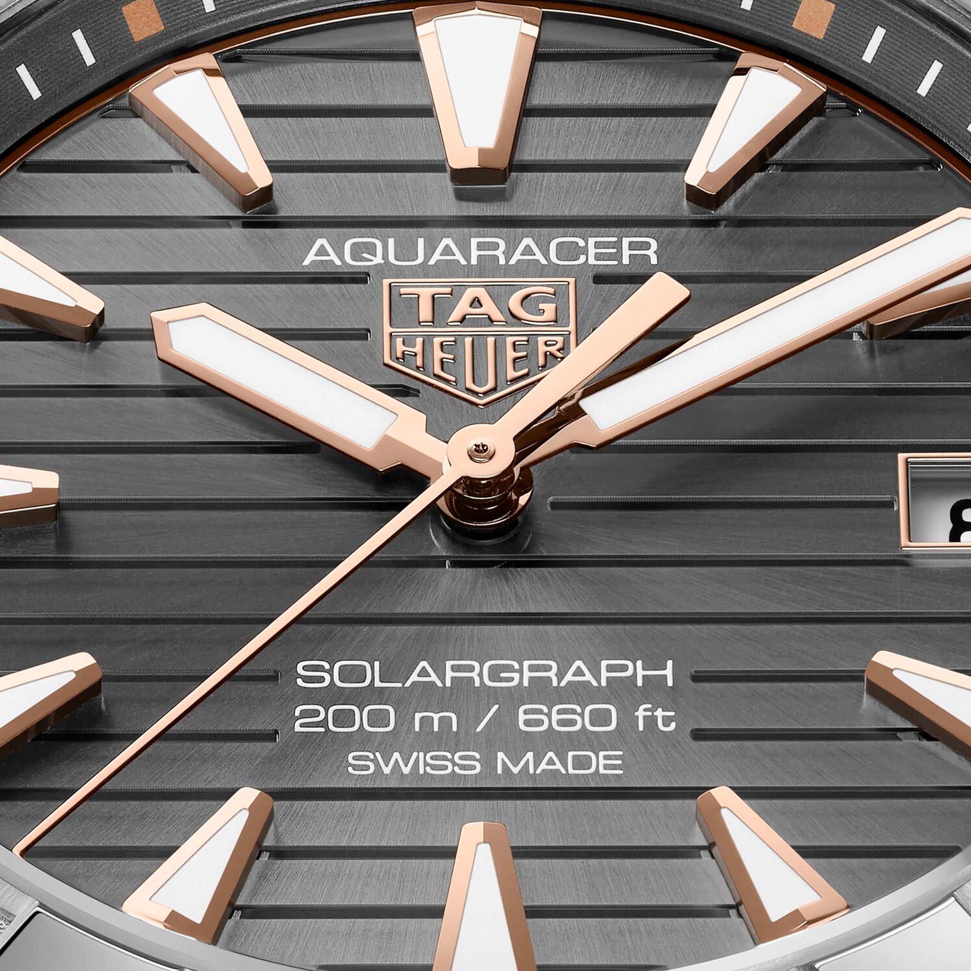 TAG HEUER AQUARACER PROFESSIONAL 200 SOLARGRAPH