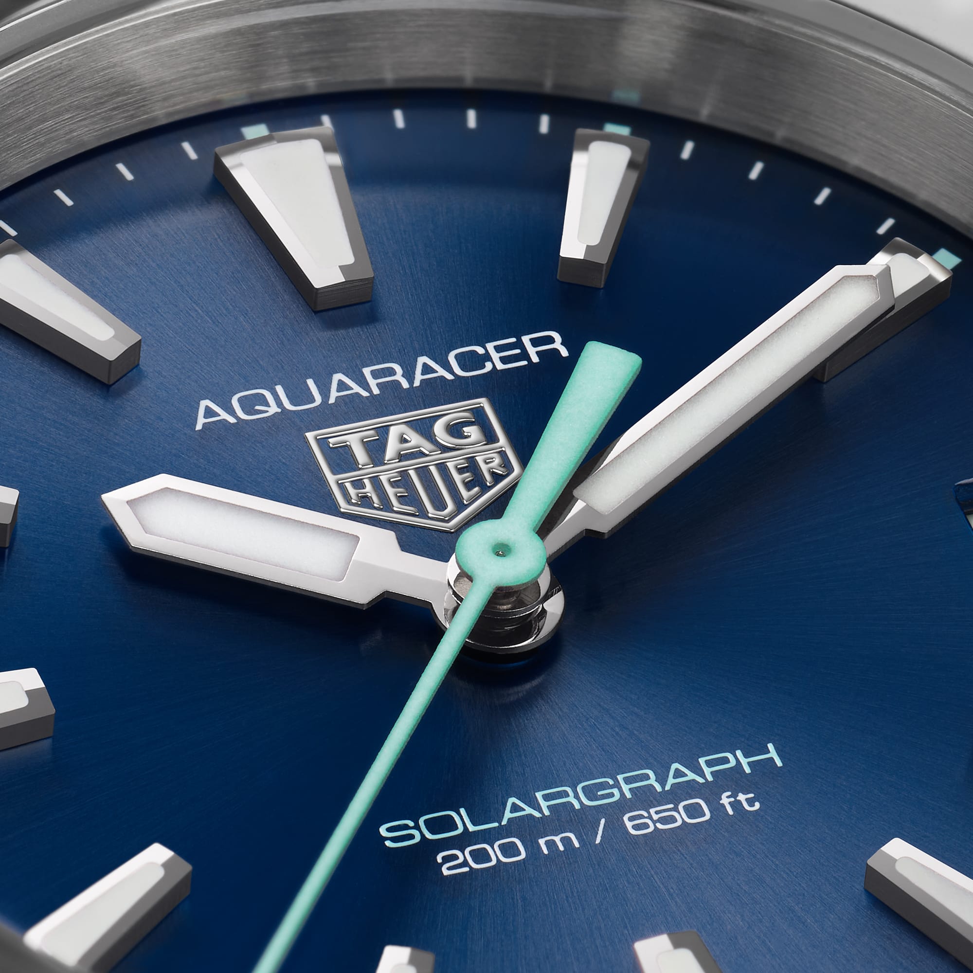 TAG HEUER AQUARACER PROFESSIONAL 200 SOLARGRAPH