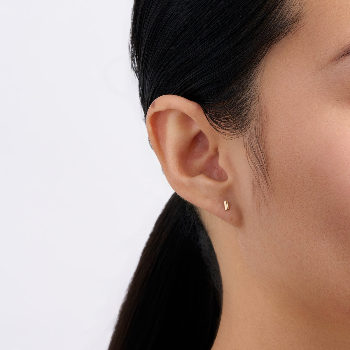 Small Bar Stud Earrings in 9ct Yellow Gold
