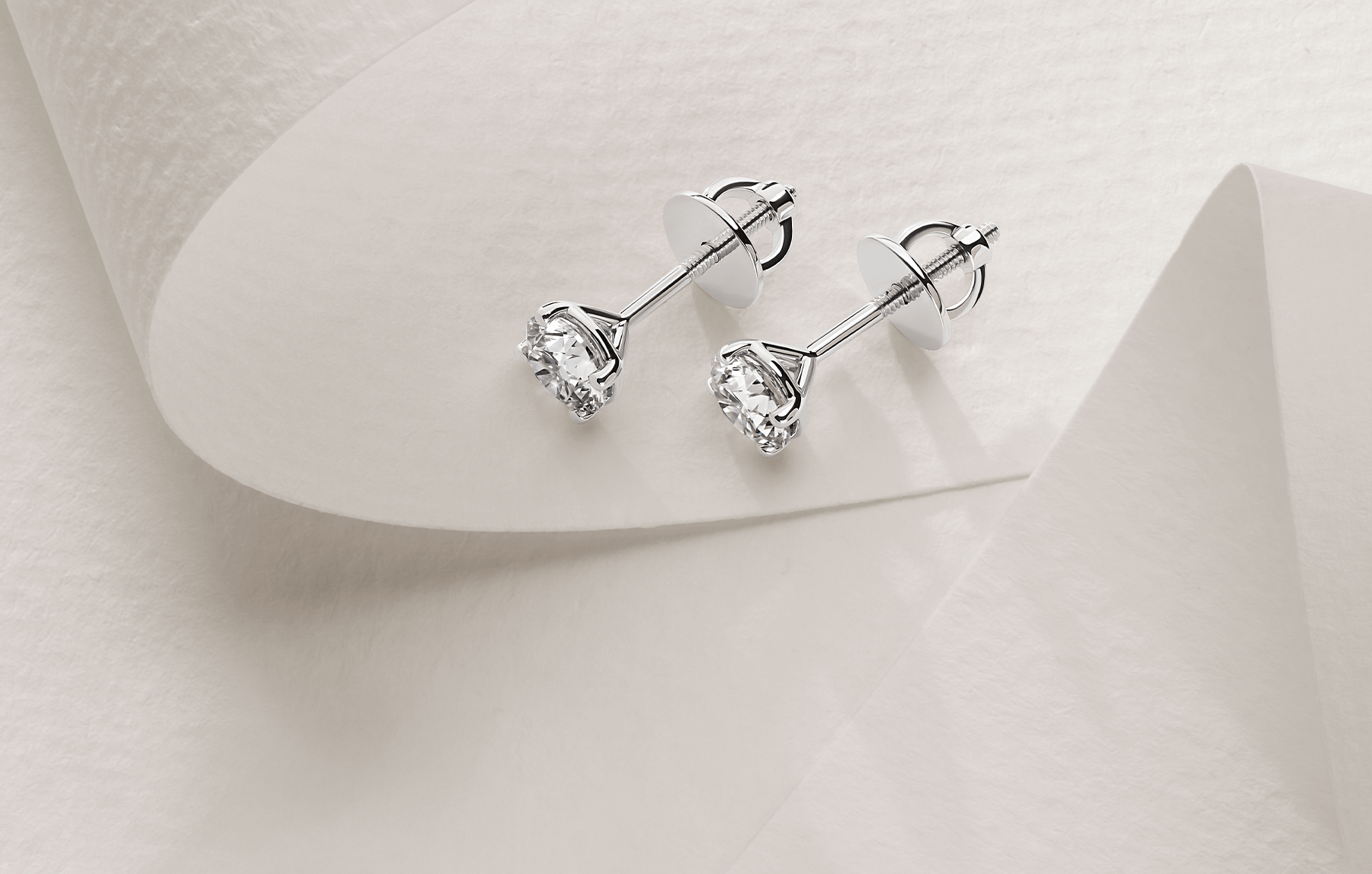 SHOP WHITE GOLD
