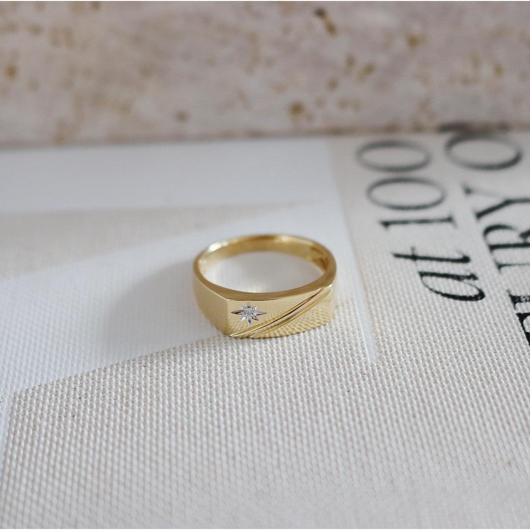 0.01ct TW Diamond Wedding Band in 9ct Yellow Gold