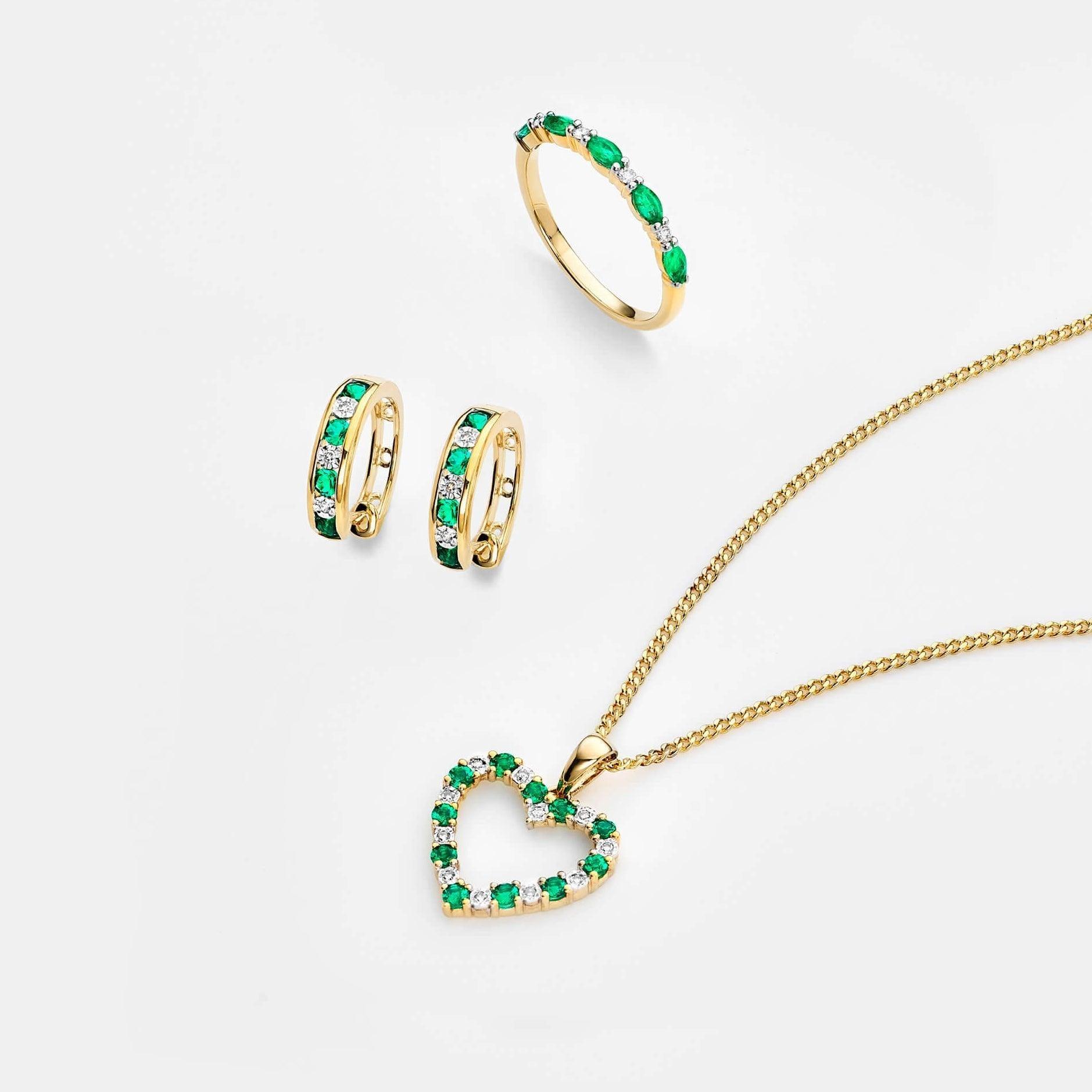 Emerald & Diamond Ring in 9ct Yellow Gold