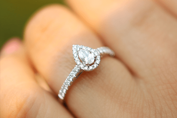 How to Clean a Diamond Ring Guide Wallace Bishop Since 1917