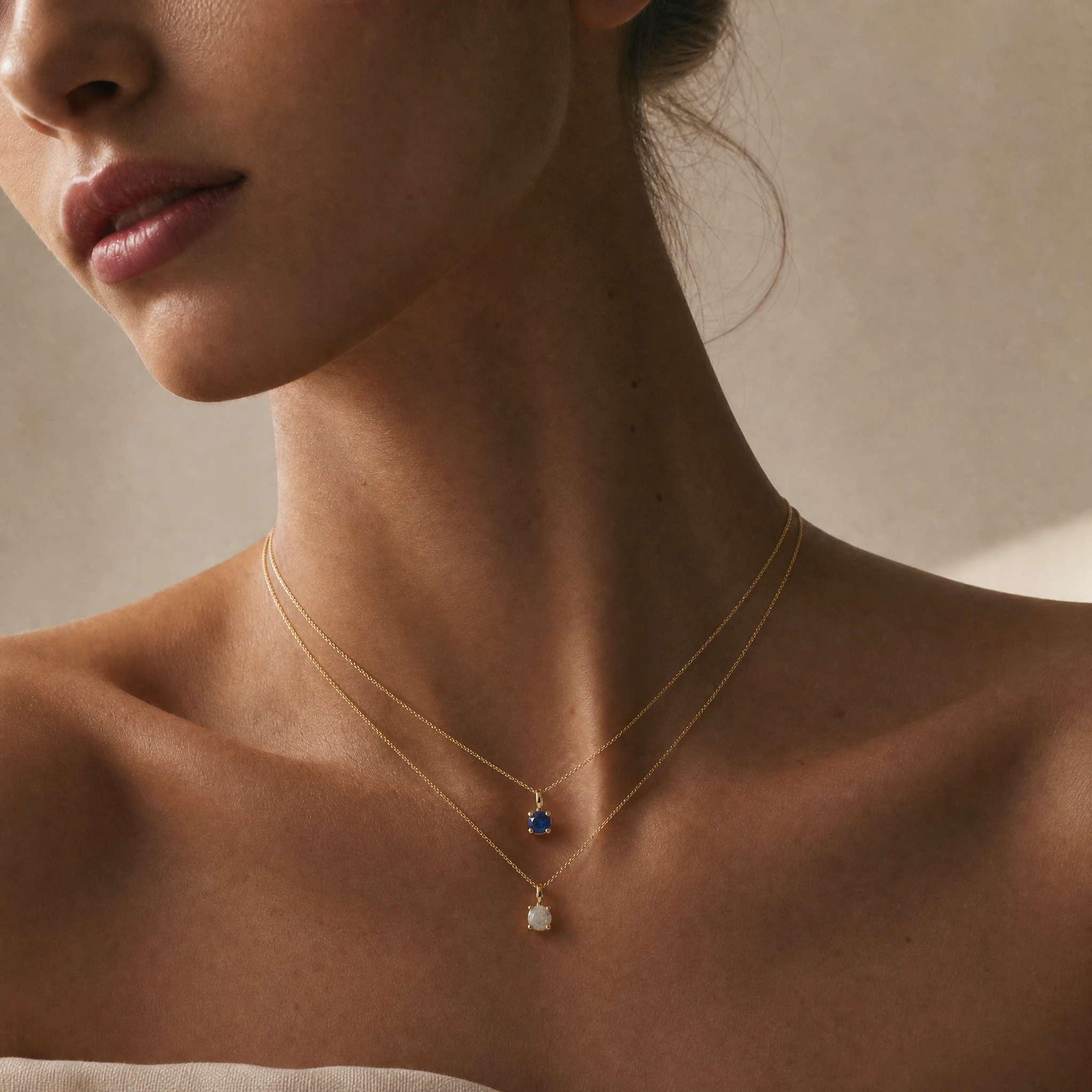 White Topaz Round Pendant in 9ct Yellow Gold