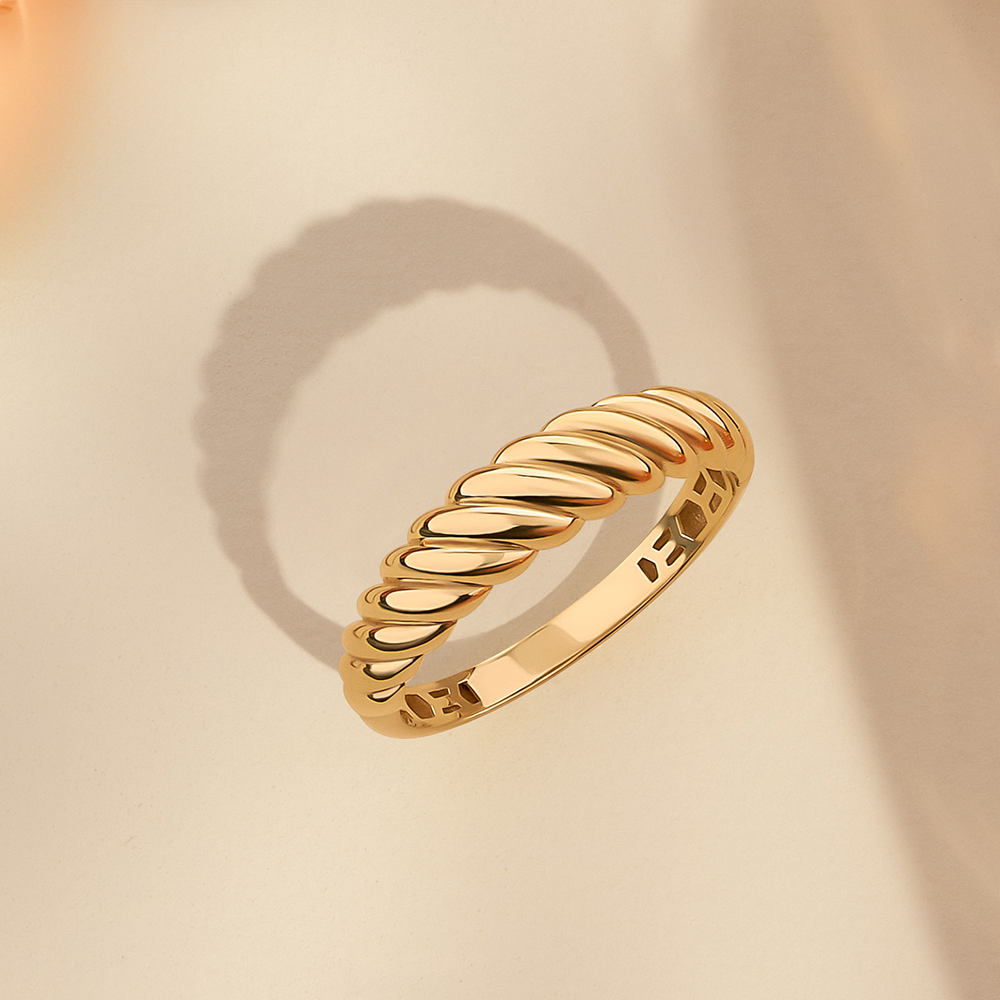 Croissant Ring in 9ct Yellow Gold