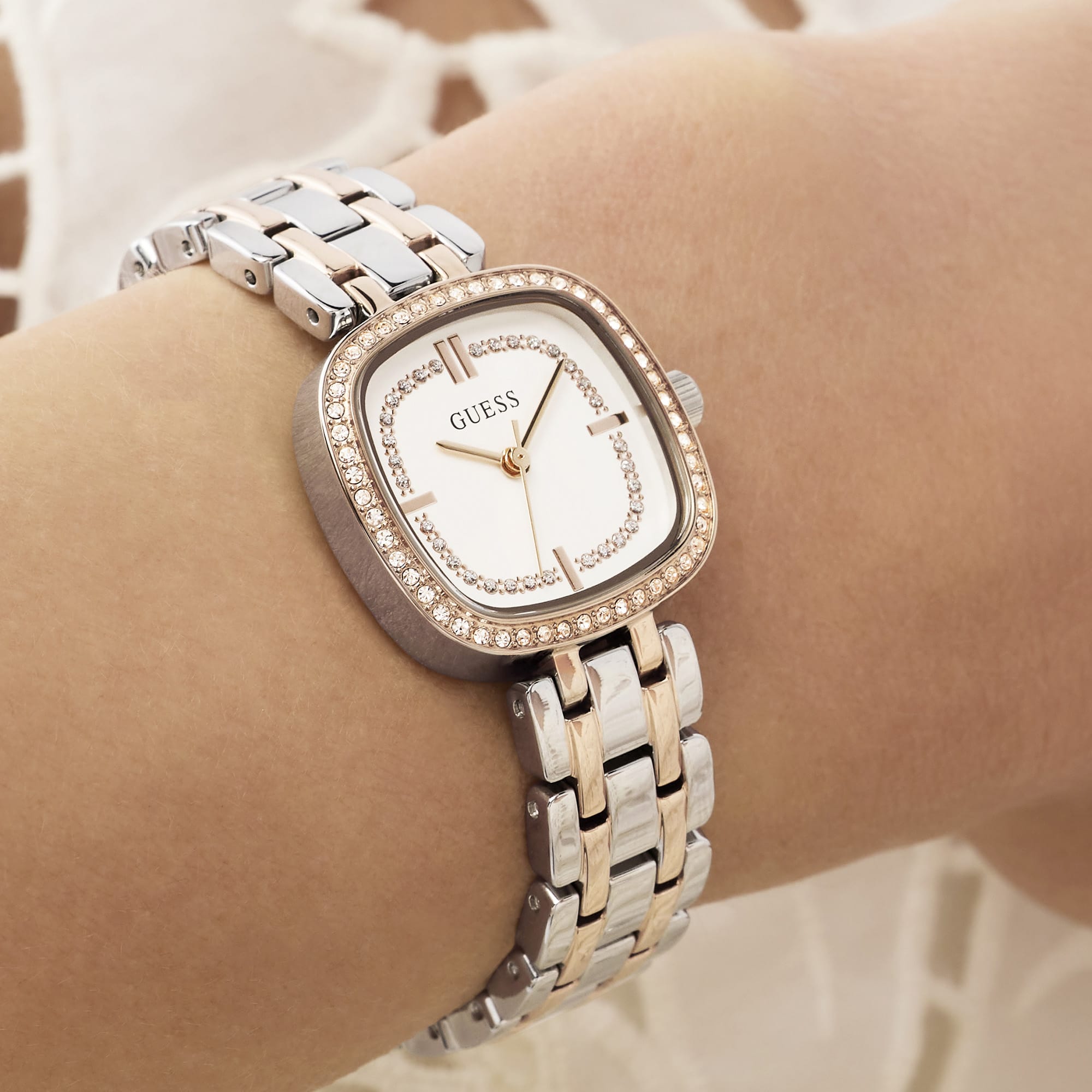 Guess Quartz Women's 25mm Watch GW1018L5