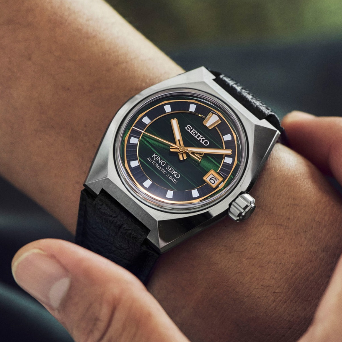 Worn on the wrist, the King Seiko Vanac Automatic Men's 41mm Watch SLA095J sits with a lightweight, comfortable fit thanks to its integrated leather strap design.