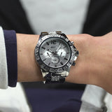 Worn on the wrist, the Guess Majestic makes a bold statement thanks to its oversized 48mm case size. The crystal-embellished dial and silver-tone bracelet combine for a luxurious, standout look.
